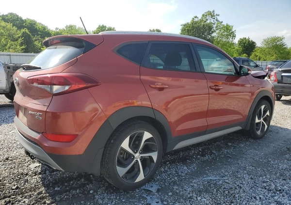 Hyundai Tucson cena 35900 przebieg: 59311, rok produkcji 2017 z Skórcz małe 56